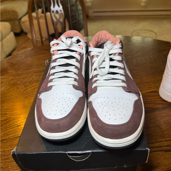 Air Jordan 1 Low ‘Mocha’ - Picture 5 of 11